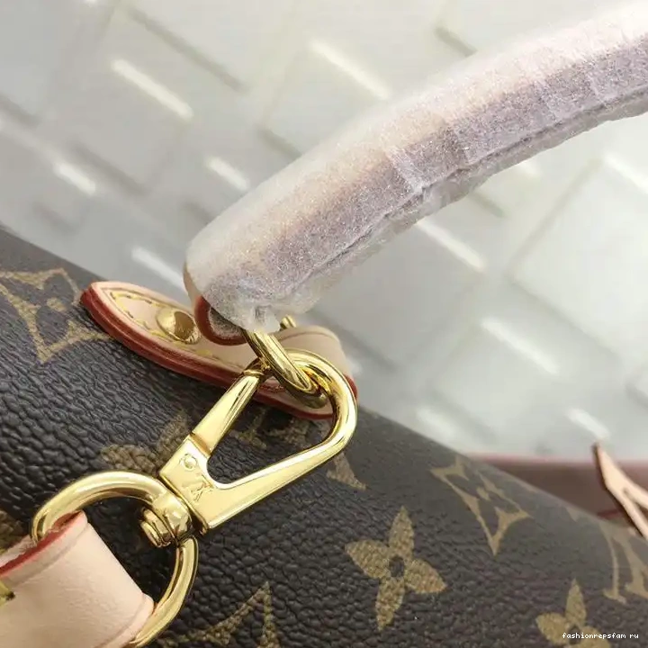 Fashionrepsfam ru LV 19T1L0219 Bags 0508